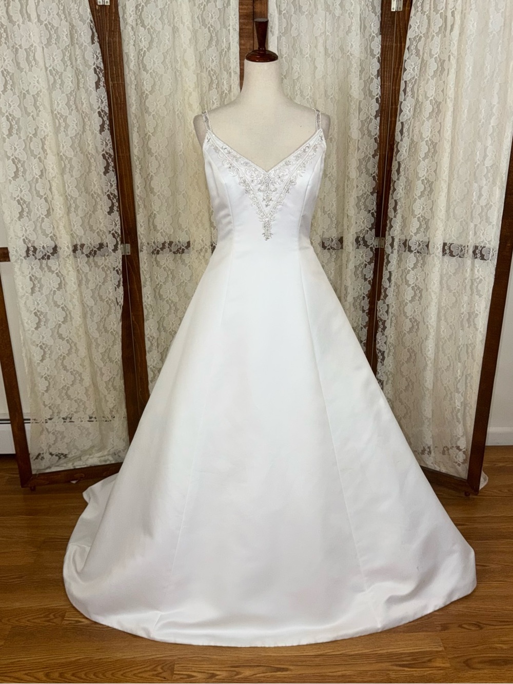 Gorgeous Like New Signature Embroidered Satin Wedding Gown